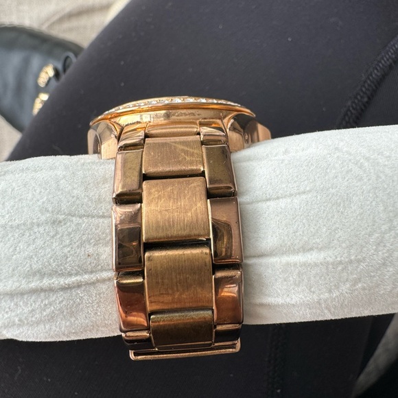 Gold Fossil Watch - Picture 2 of 5